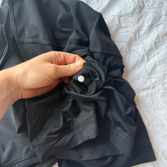 Lululemon Black Hotty Hot Skort Skirt Waist Band Mesh Detail - Picture 8 of 9